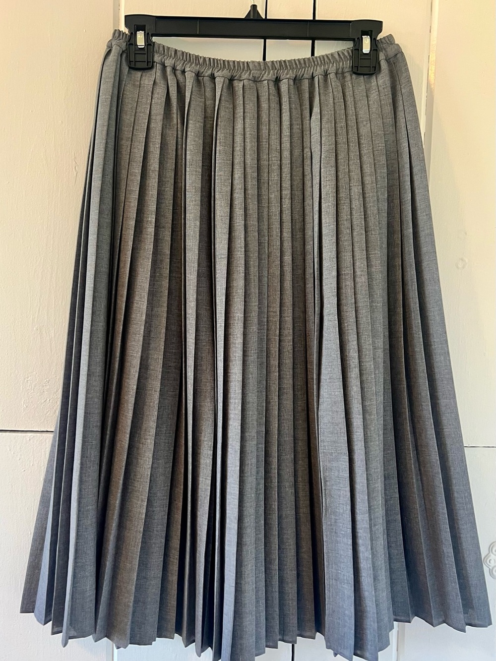 Michael Kors Collection Classic Grey Pleated Midi Skirt Size 6 Made in Italy
